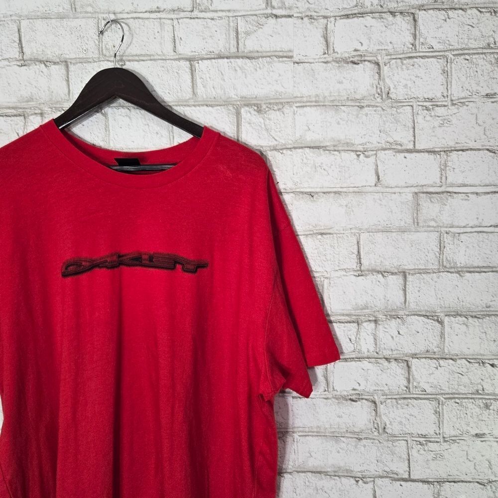 Oakley red short‎ sleeve graphic tee - Picture 6 of 14